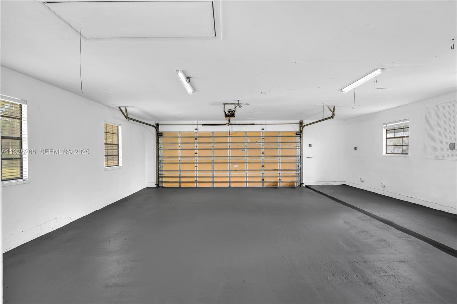 LOXAHATCHEE GROVES IN - Residential