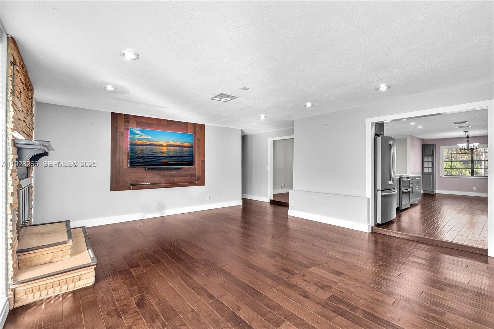 LOXAHATCHEE GROVES IN - Residential