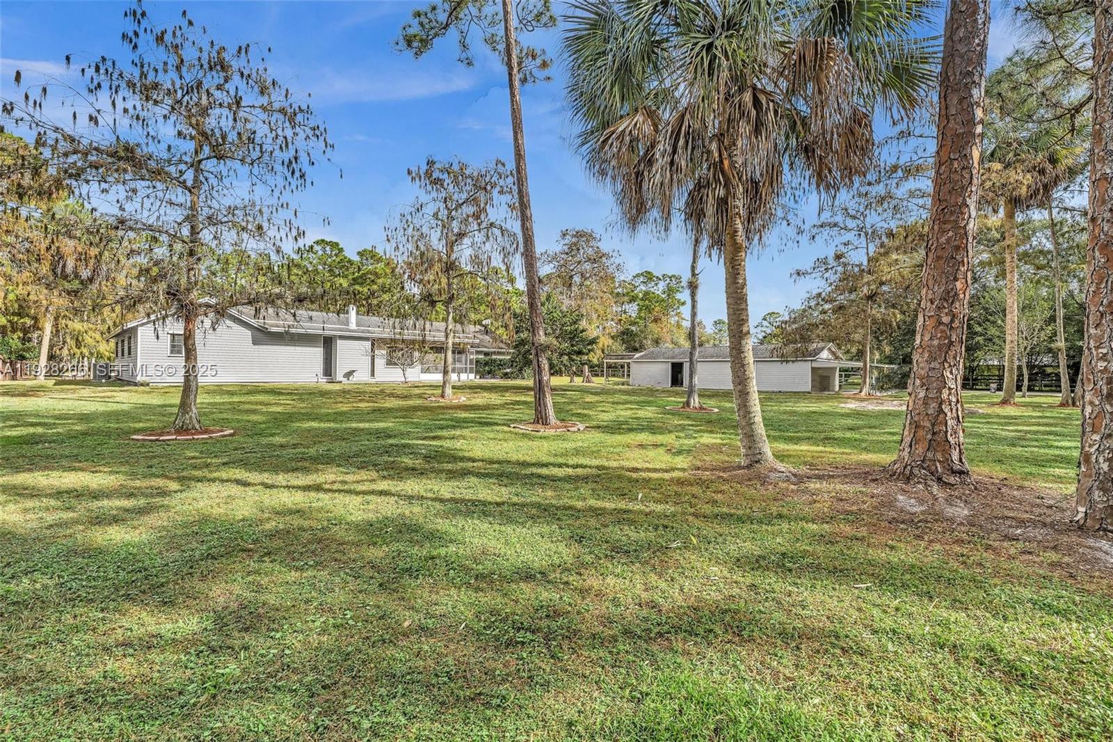LOXAHATCHEE GROVES IN - Residential