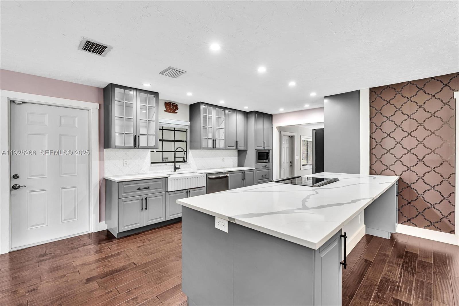 LOXAHATCHEE GROVES IN - Residential