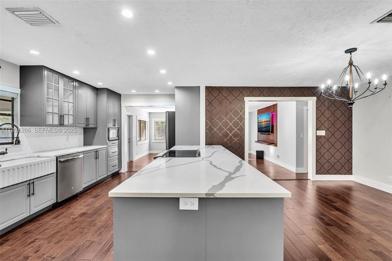 LOXAHATCHEE GROVES IN - Residential