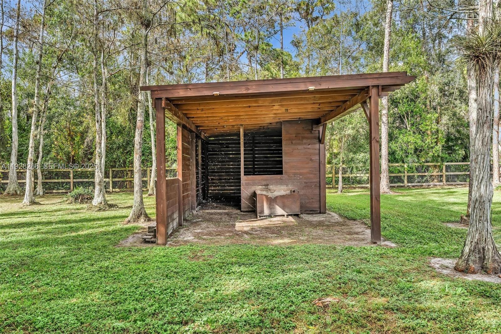 LOXAHATCHEE GROVES IN - Residential