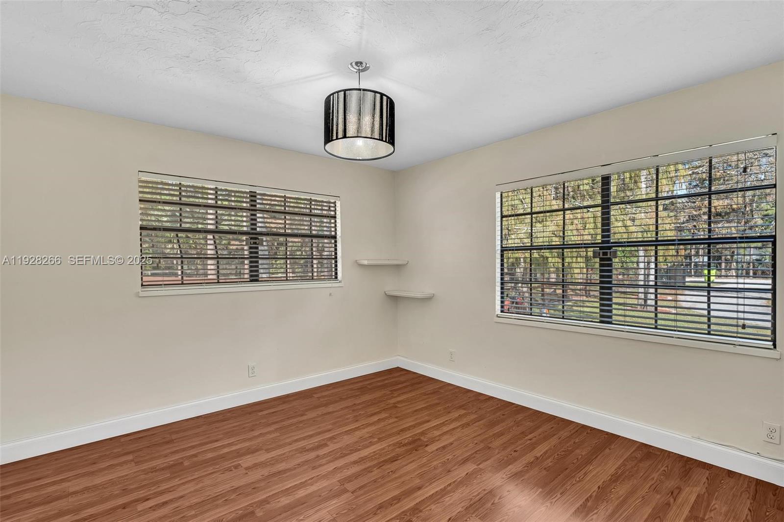 LOXAHATCHEE GROVES IN - Residential