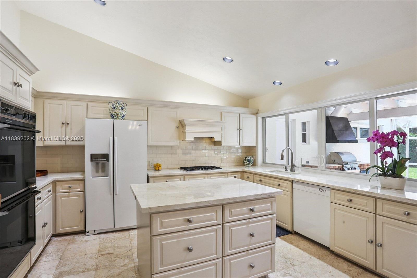 THOUSAND PINES - Residential