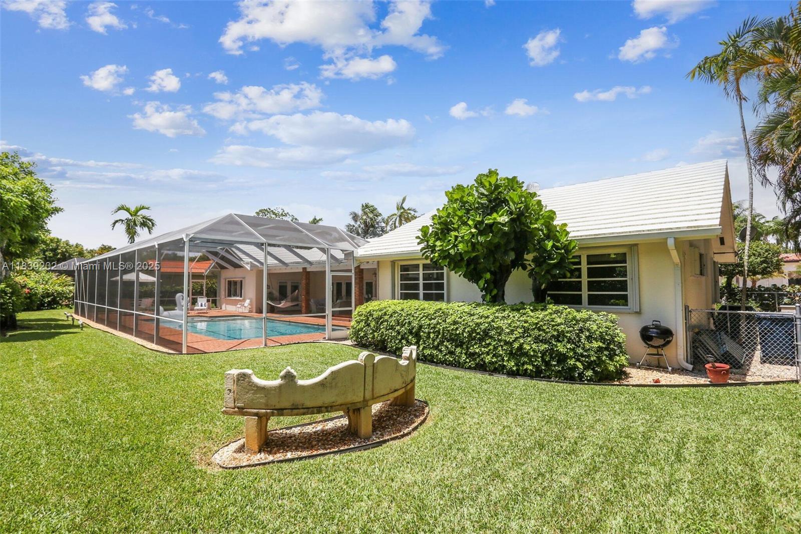 THOUSAND PINES - Residential