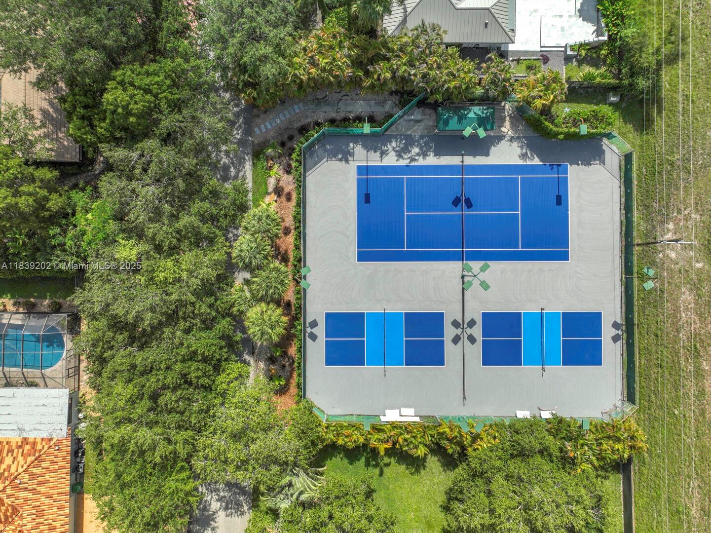 THOUSAND PINES - Residential