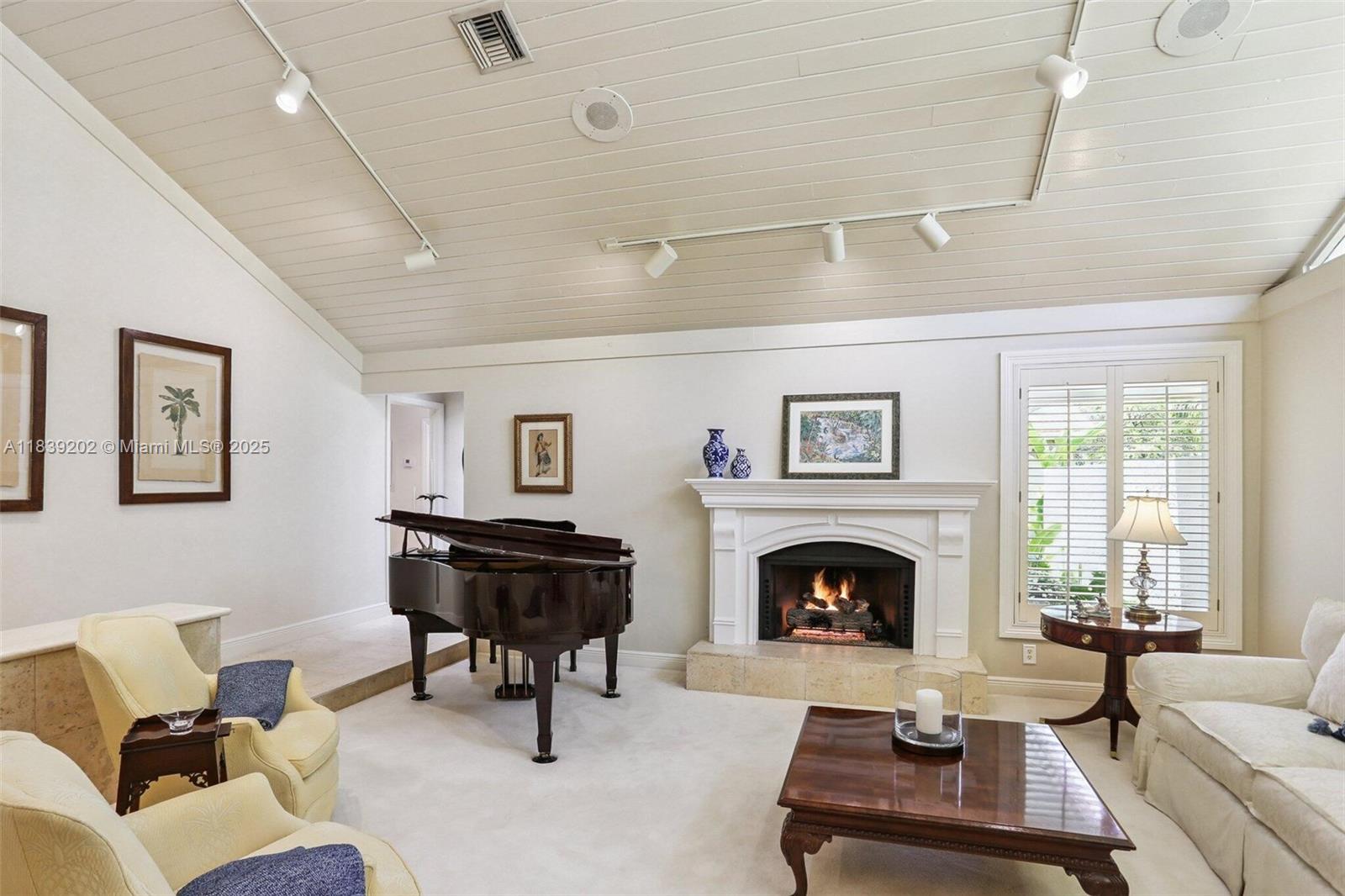 THOUSAND PINES - Residential