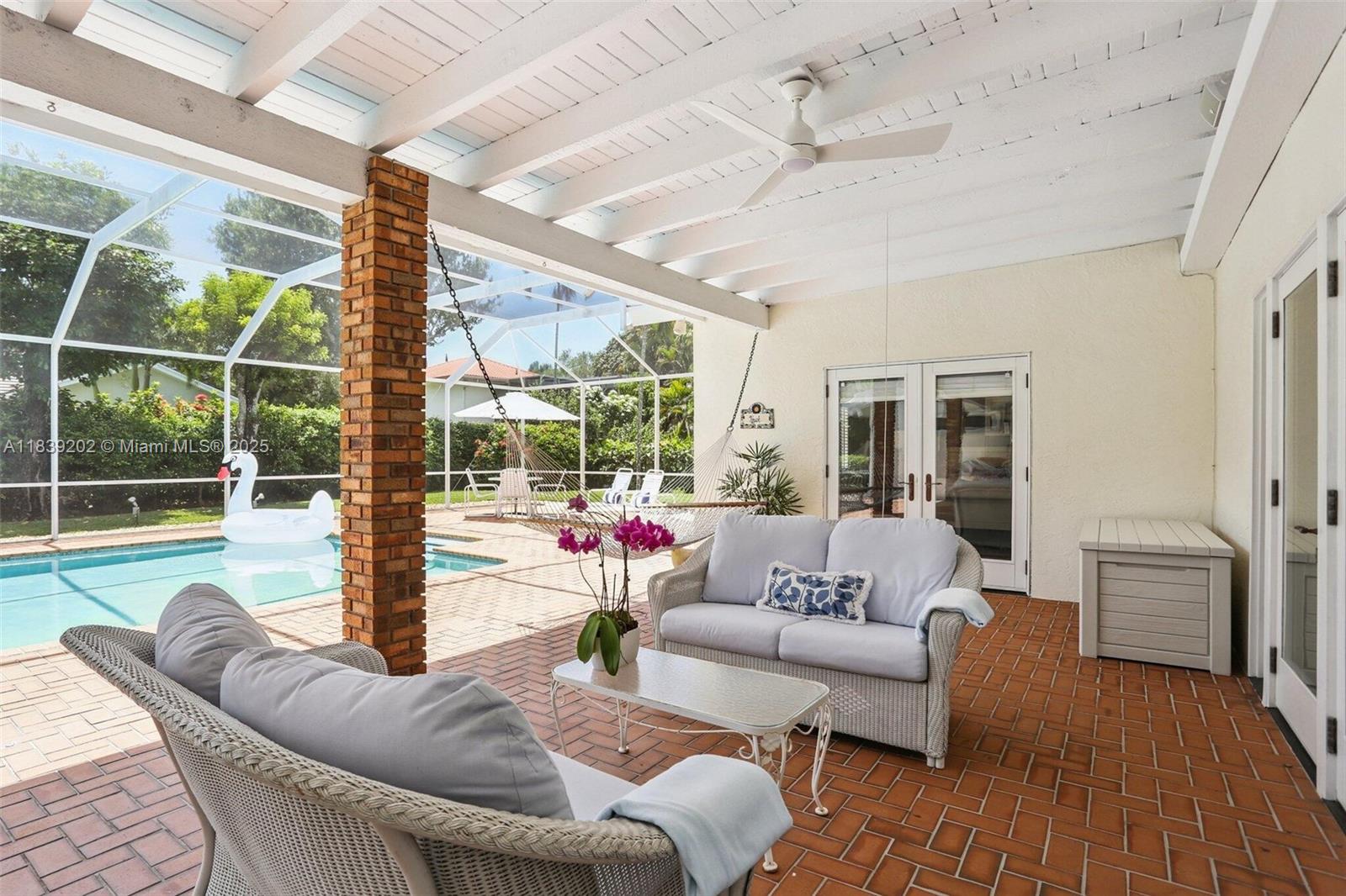 THOUSAND PINES - Residential