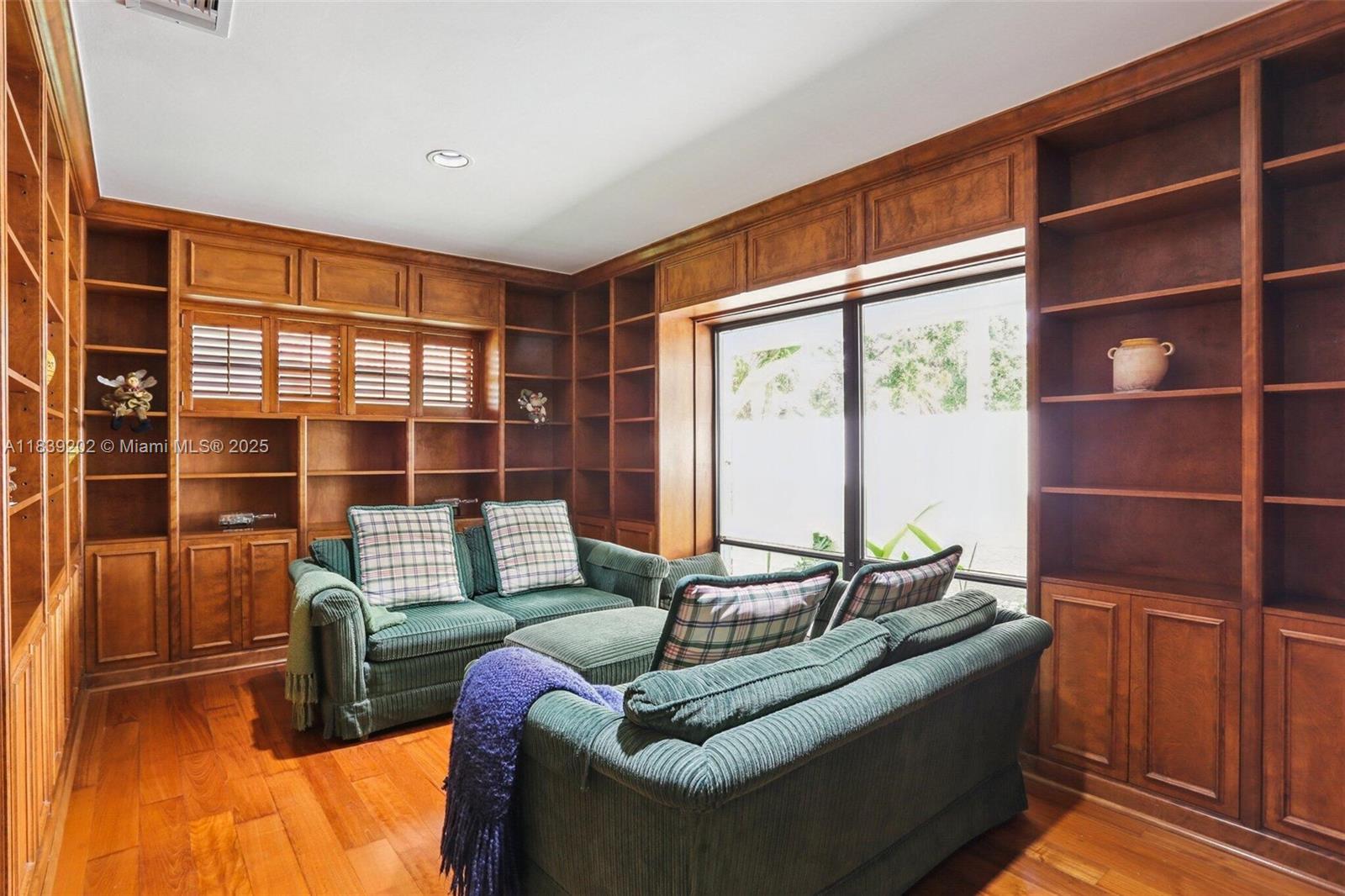 THOUSAND PINES - Residential