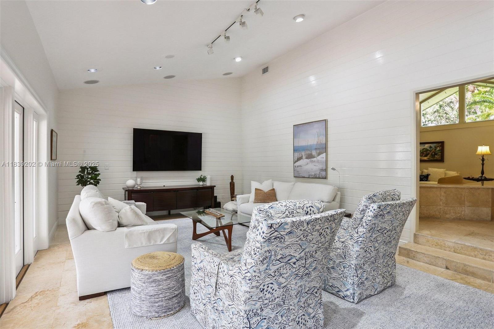 THOUSAND PINES - Residential