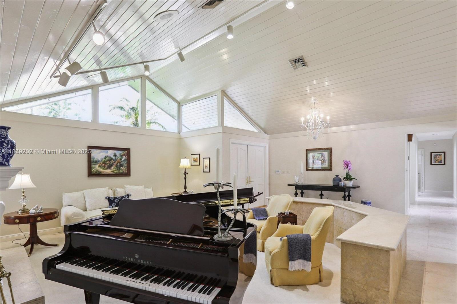 THOUSAND PINES - Residential