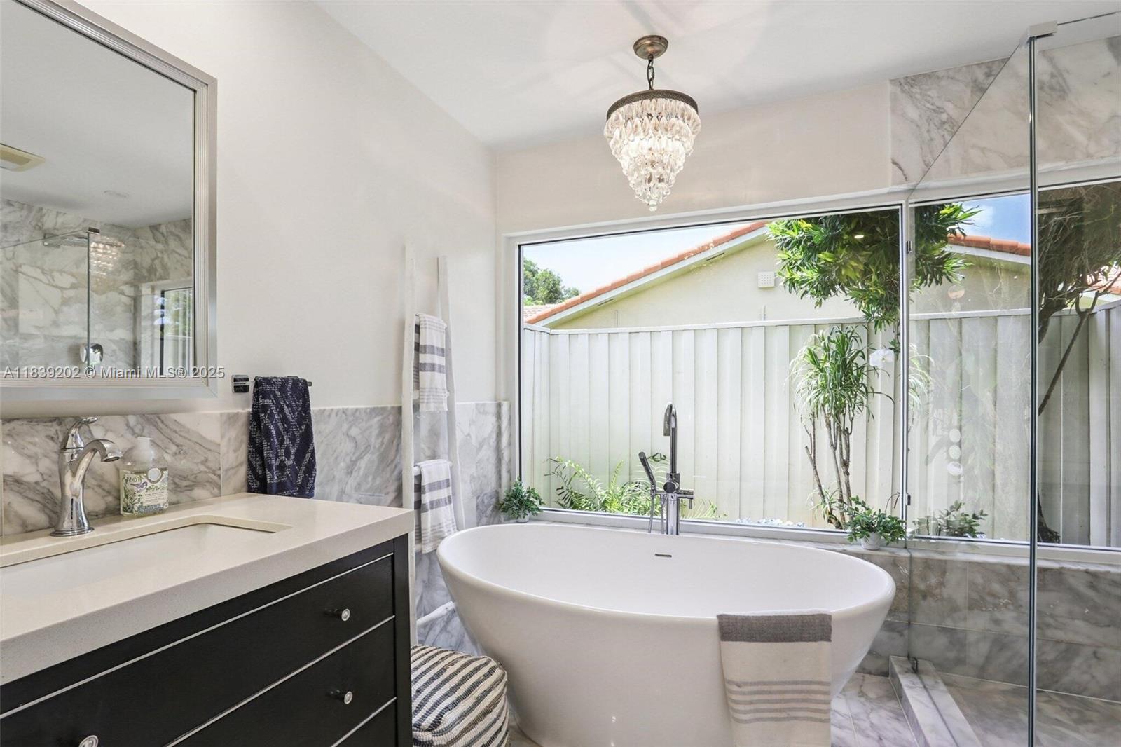 THOUSAND PINES - Residential