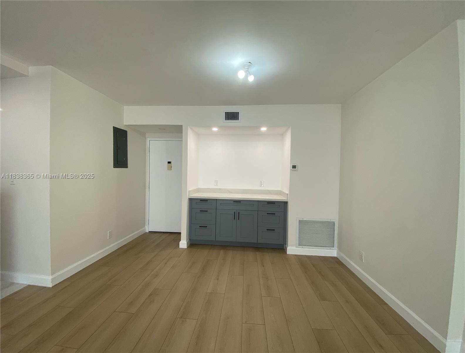 4400 Hillcrest Dr 314B