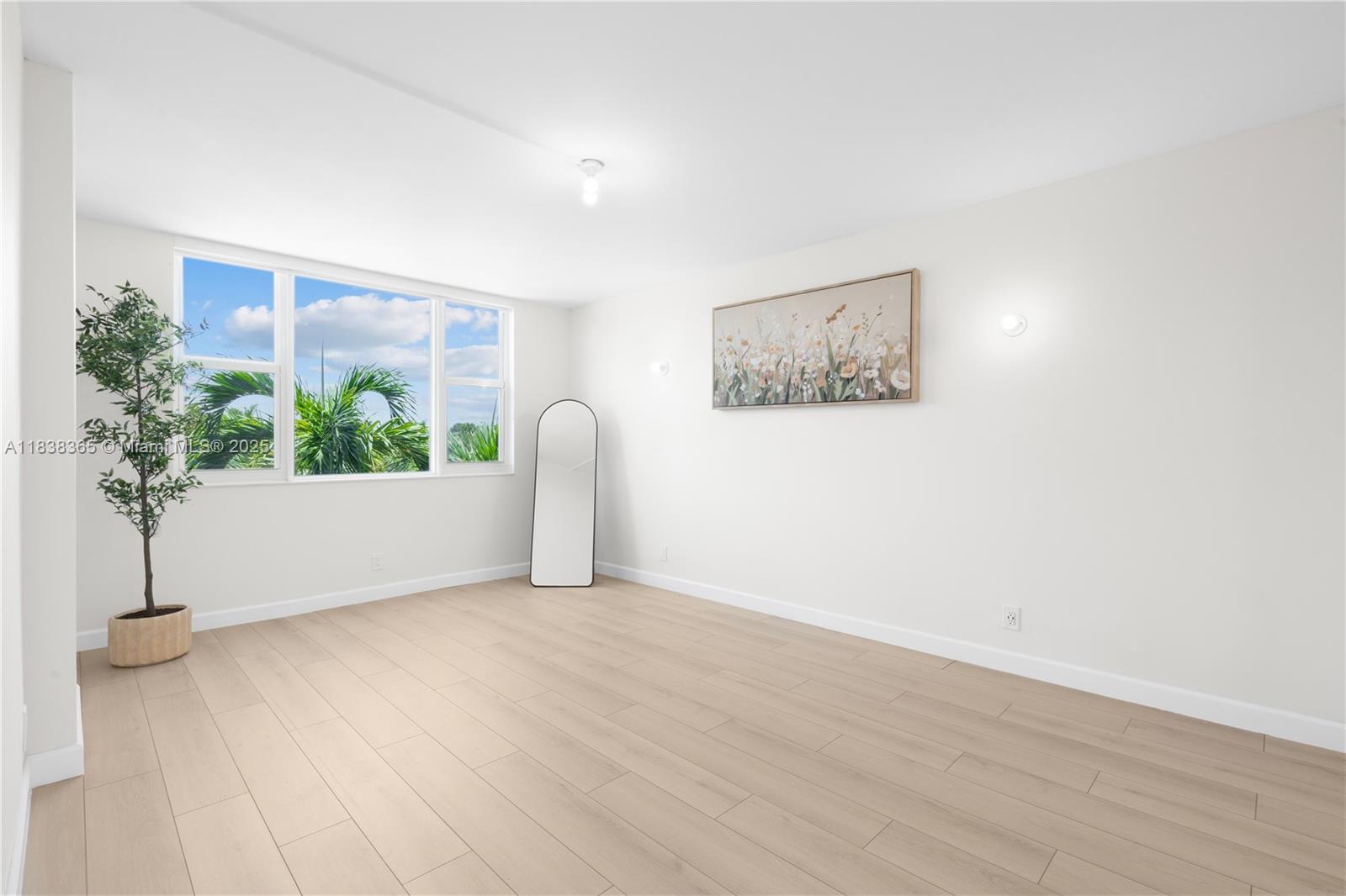 HILLCREST NO 21 CONDO - Residential