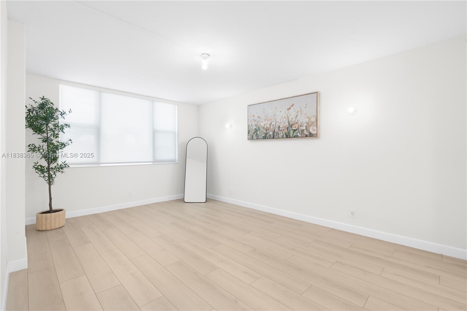 HILLCREST NO 21 CONDO - Residential