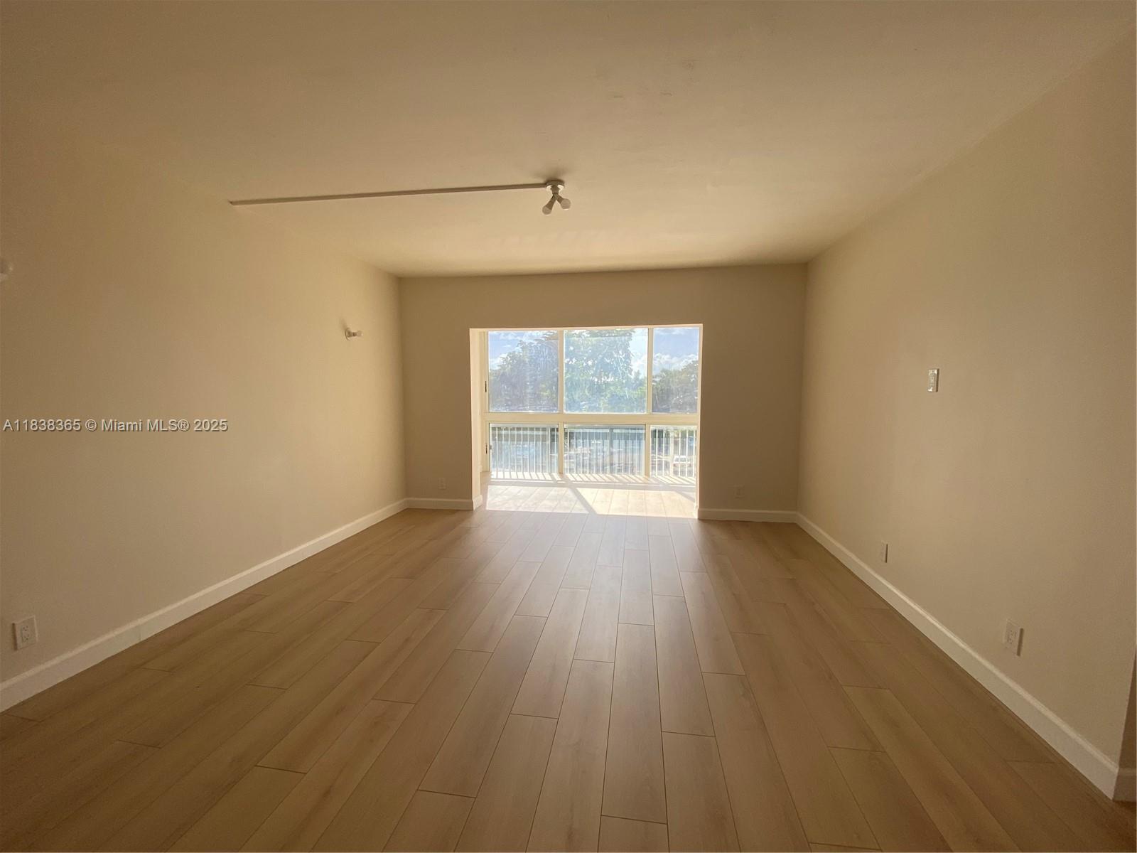 4400 Hillcrest Dr 314B
