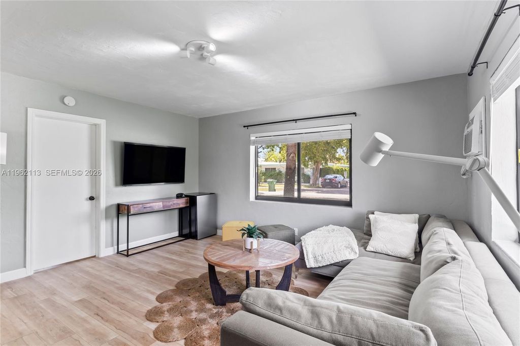 Photo of 715 NE 6th St #1, Hallandale Beach, FL 33009 (MLS # A11962113)