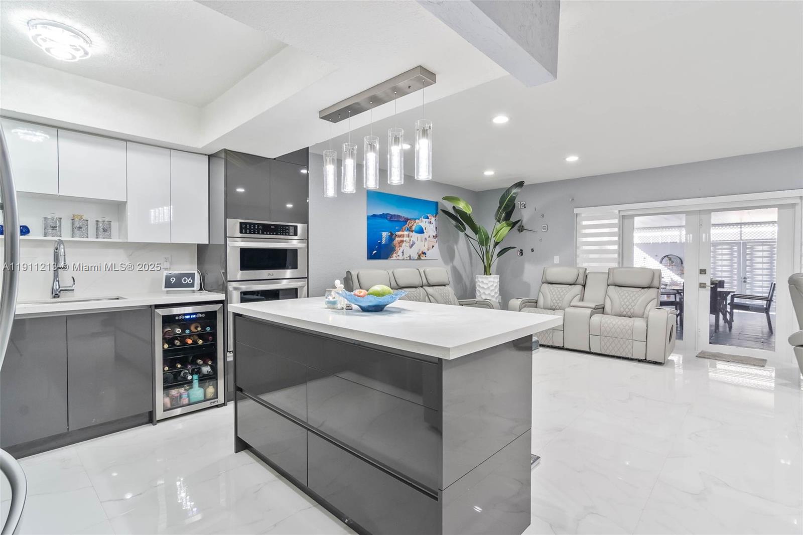 FIRST ADDN TO PALM SPRING - Residential