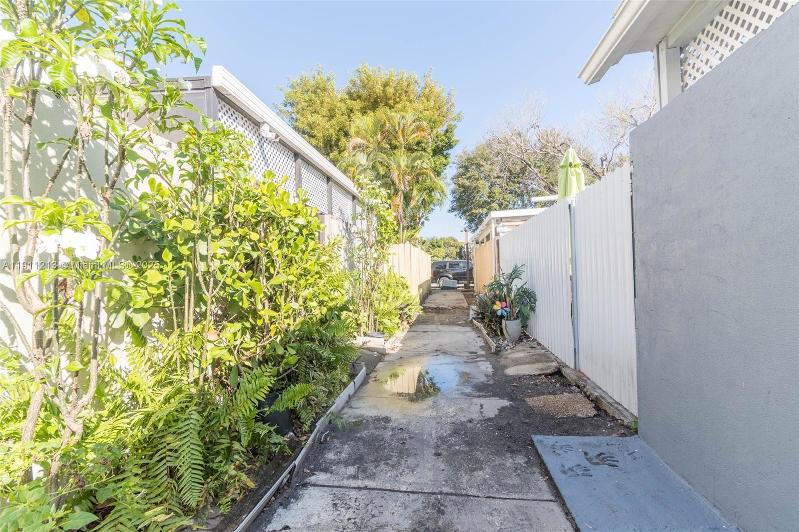 FIRST ADDN TO PALM SPRING - Residential