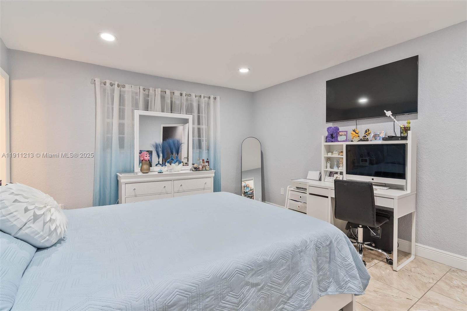 FIRST ADDN TO PALM SPRING - Residential