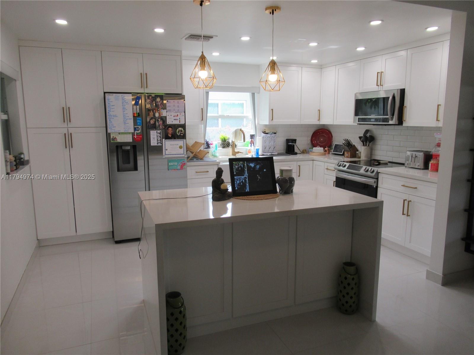 JILL-ANN HOMES - Residential