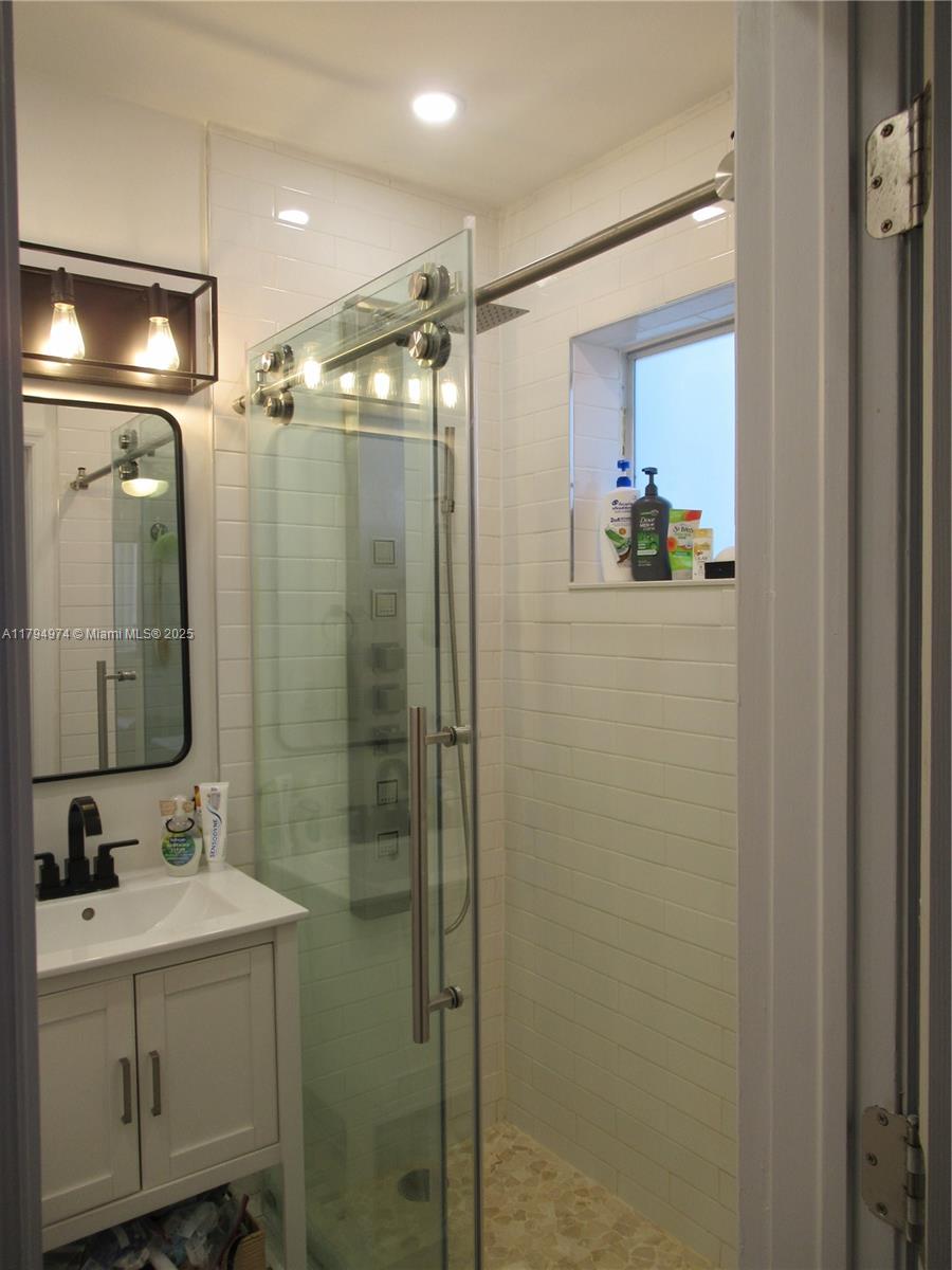 JILL-ANN HOMES - Residential