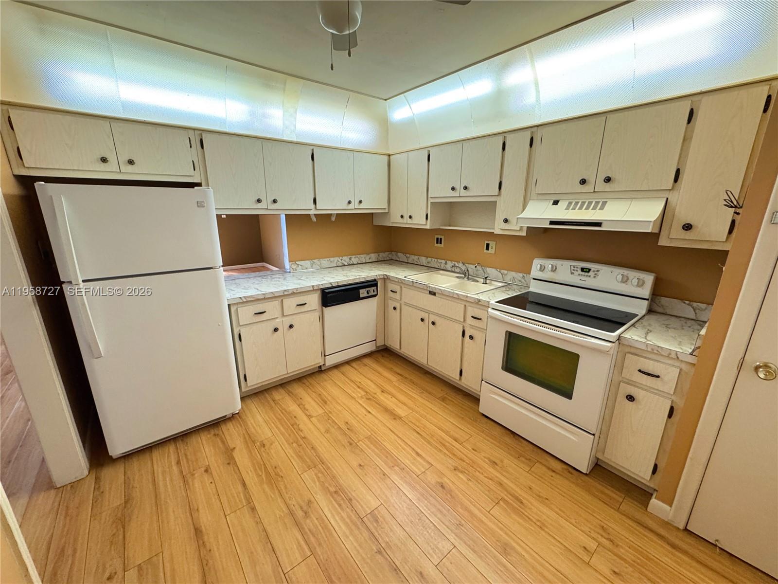 CASTLE APARTMENTS 1 CONDO - Residential Lease