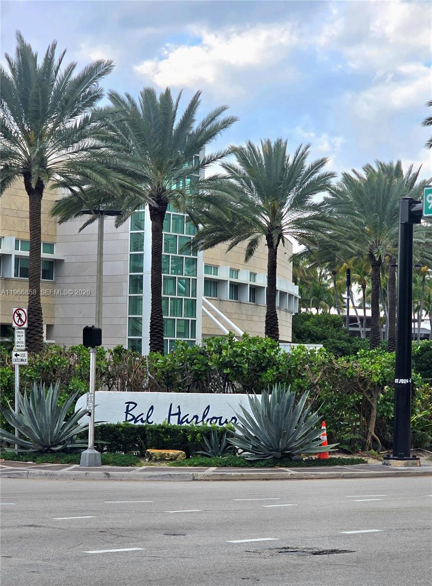 10175 Collins Ave 208