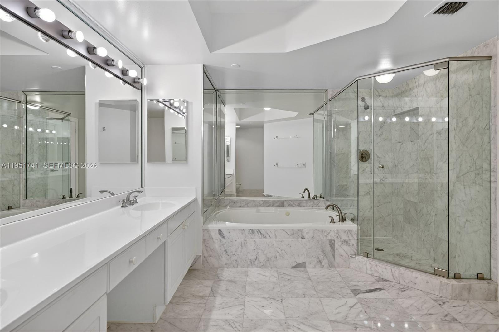 HARBORSIDE AT THE WATERWA - Residential