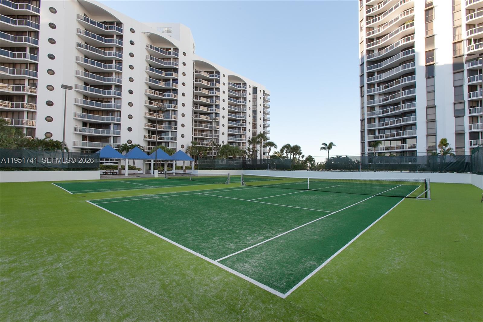 HARBORSIDE AT THE WATERWA - Residential