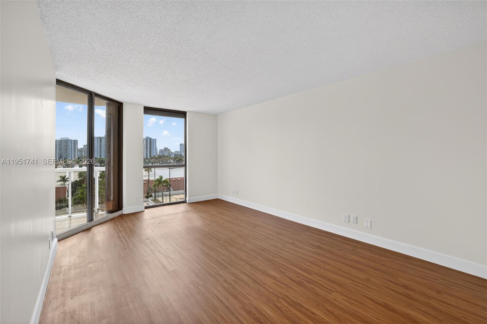 HARBORSIDE AT THE WATERWA - Residential