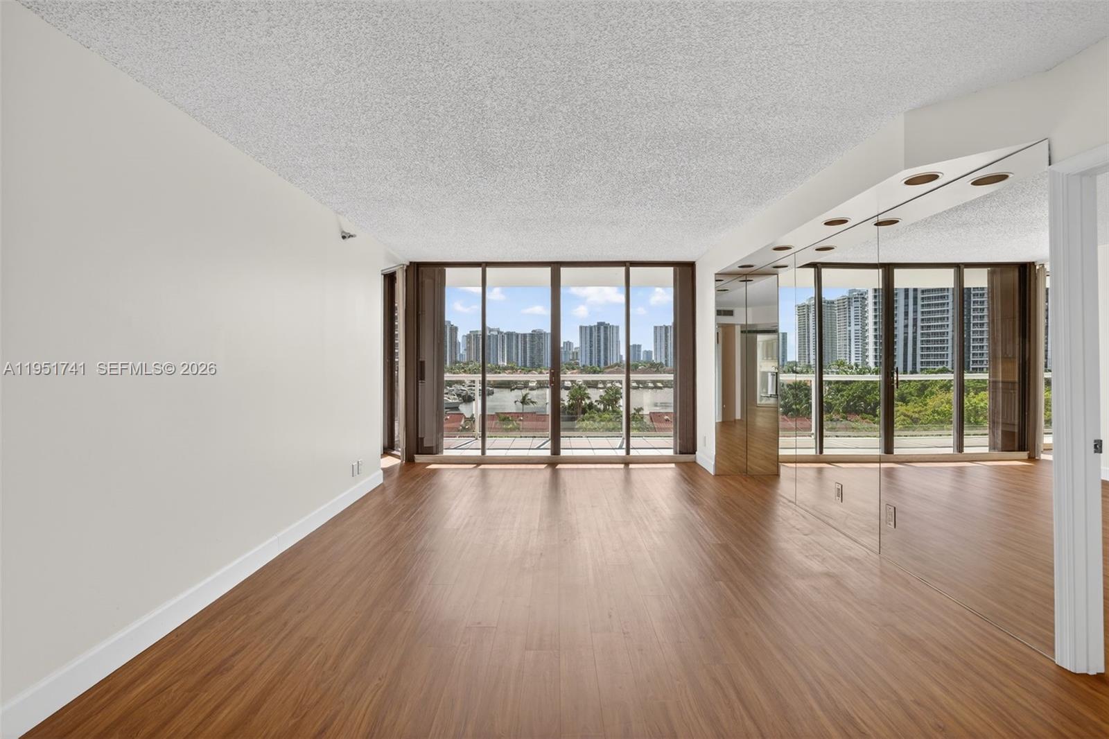 HARBORSIDE AT THE WATERWA - Residential