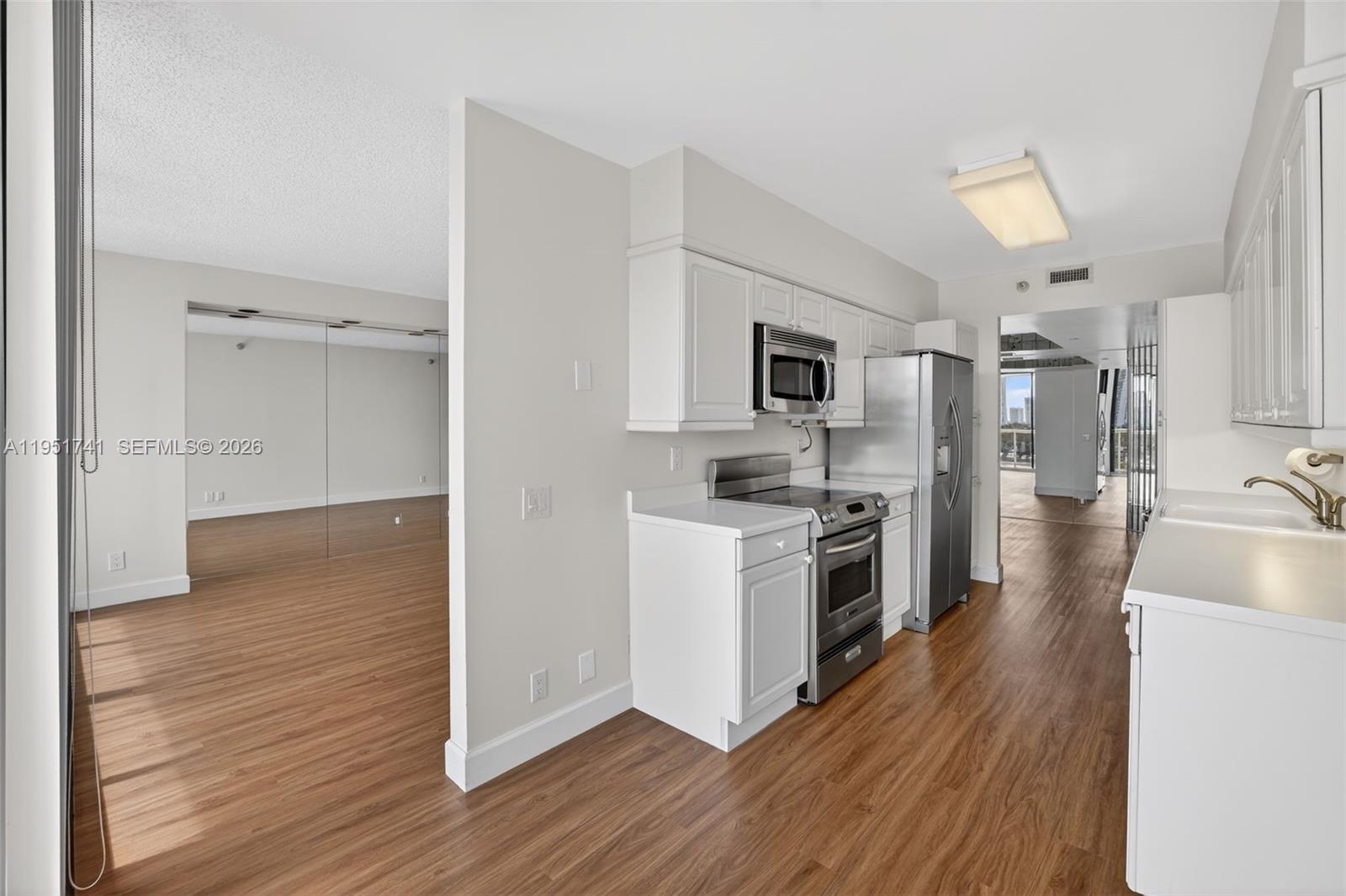 HARBORSIDE AT THE WATERWA - Residential