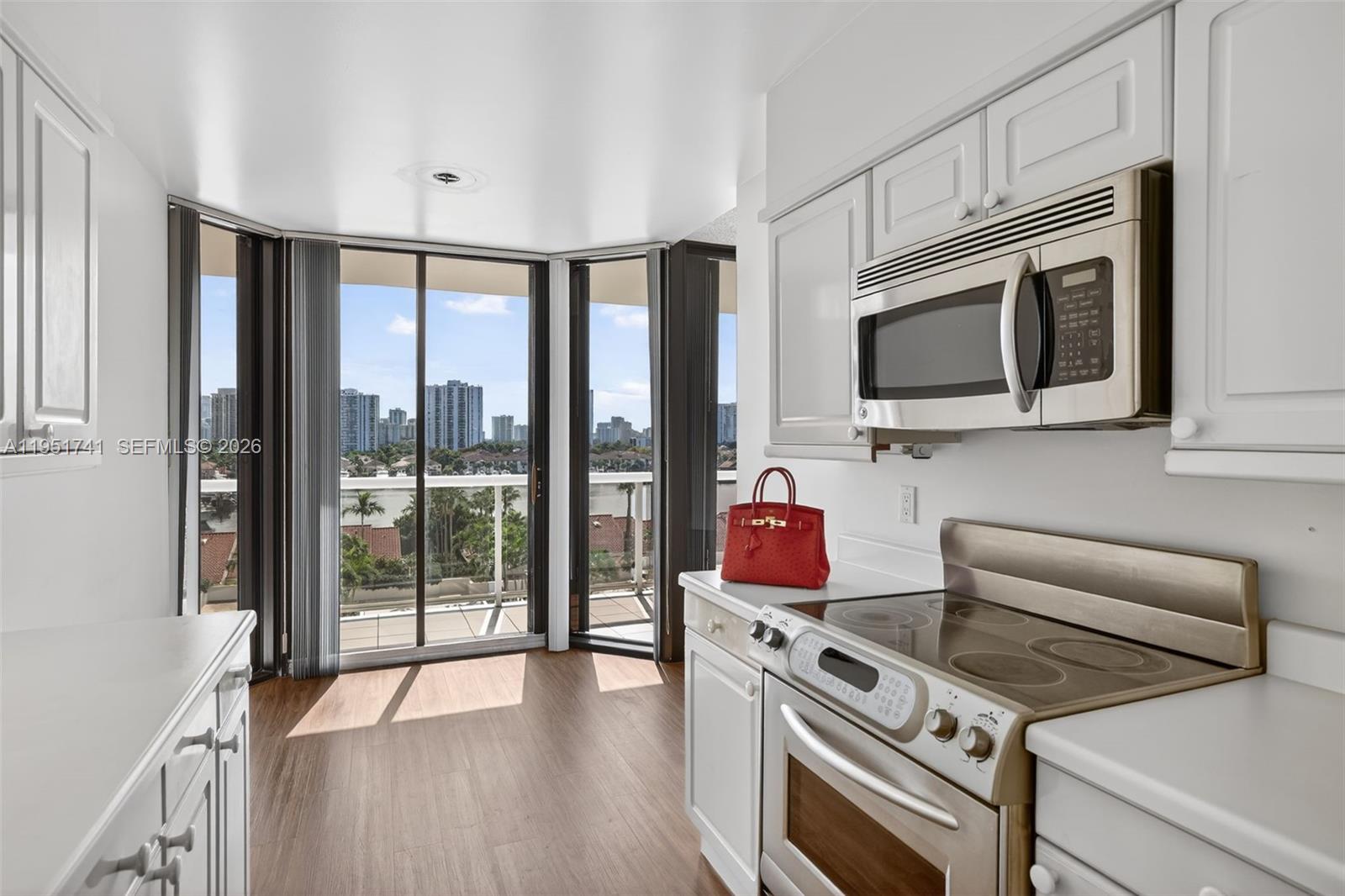 HARBORSIDE AT THE WATERWA - Residential