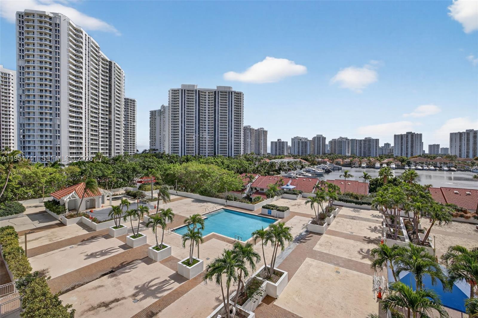 HARBORSIDE AT THE WATERWA - Residential