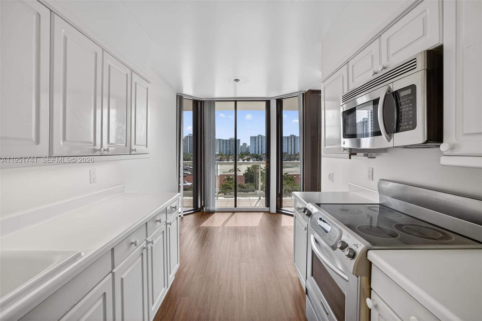 HARBORSIDE AT THE WATERWA - Residential