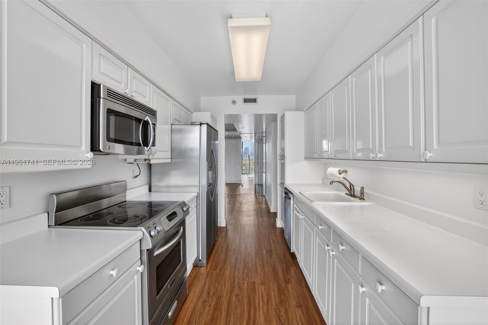 HARBORSIDE AT THE WATERWA - Residential