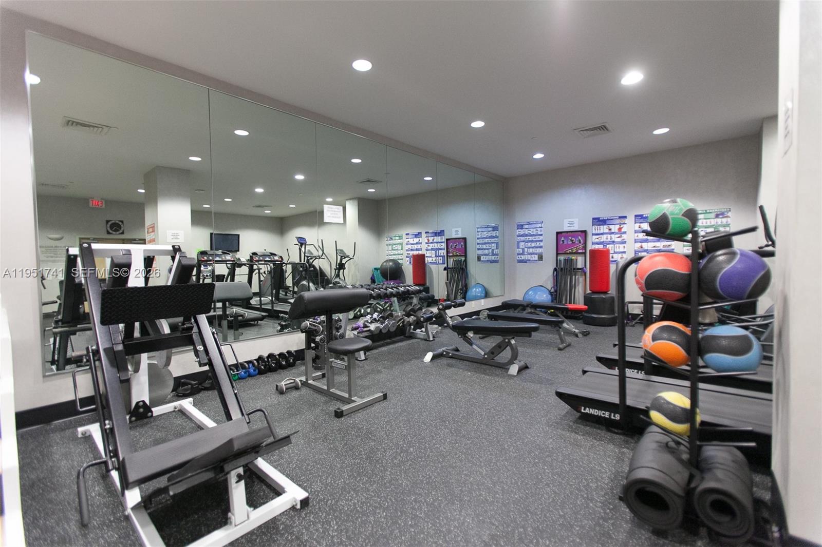 HARBORSIDE AT THE WATERWA - Residential