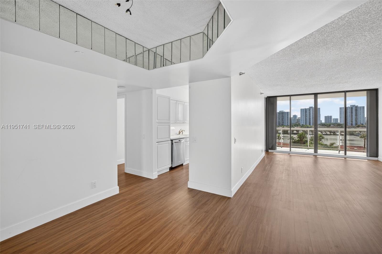 HARBORSIDE AT THE WATERWA - Residential