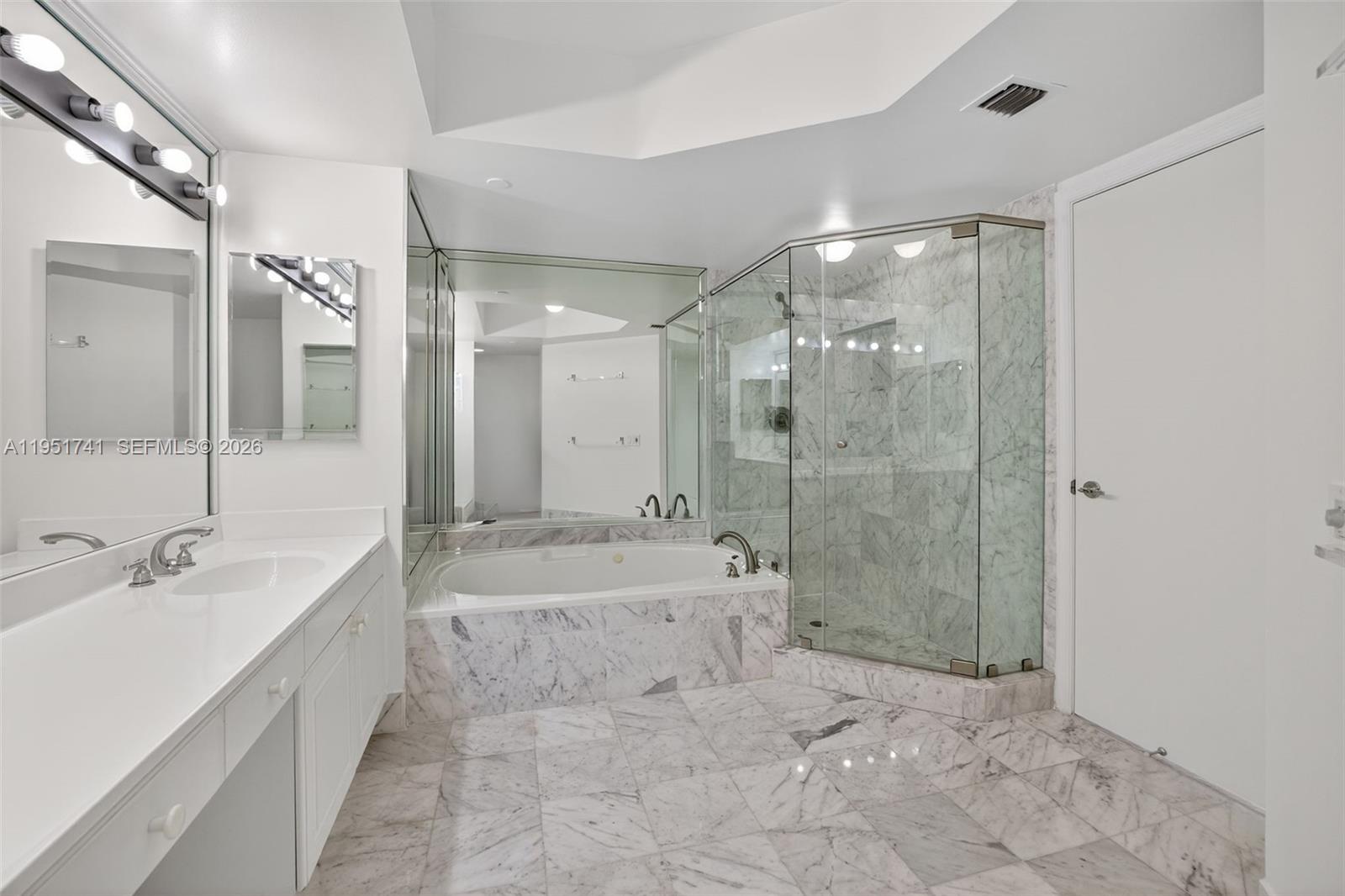 HARBORSIDE AT THE WATERWA - Residential