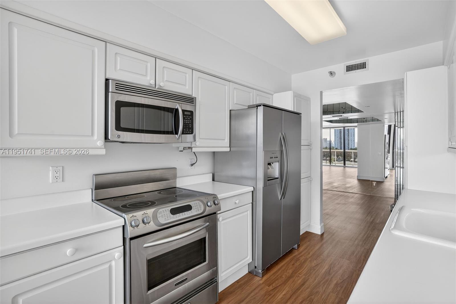 HARBORSIDE AT THE WATERWA - Residential