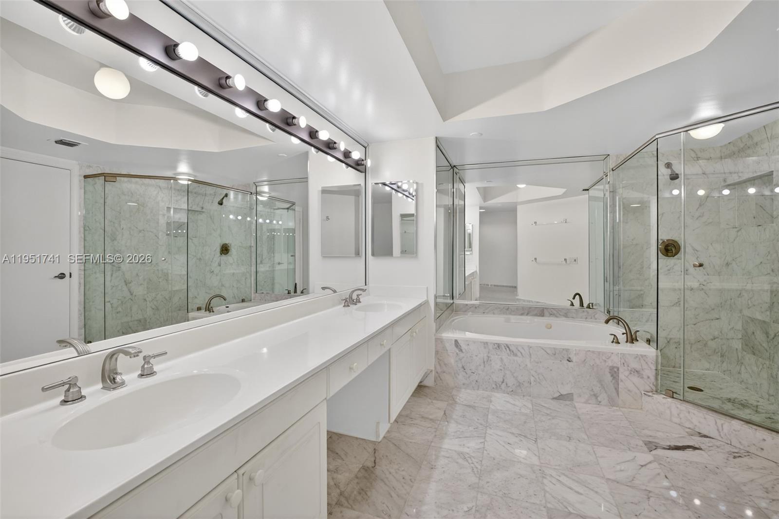 HARBORSIDE AT THE WATERWA - Residential