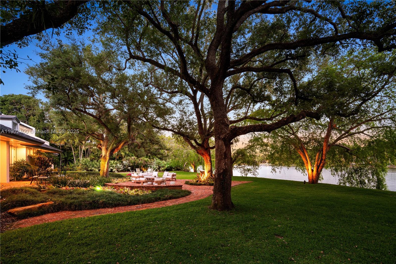 NATHALIE & CAROLINE SUB - Residential