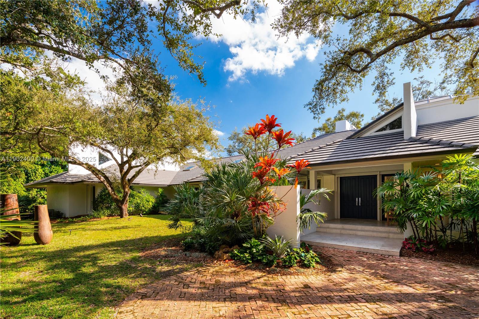 NATHALIE & CAROLINE SUB - Residential