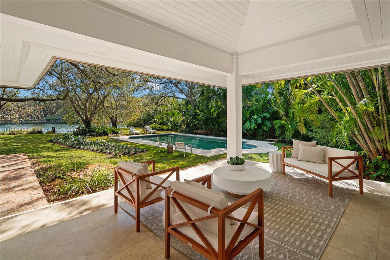 NATHALIE & CAROLINE SUB - Residential