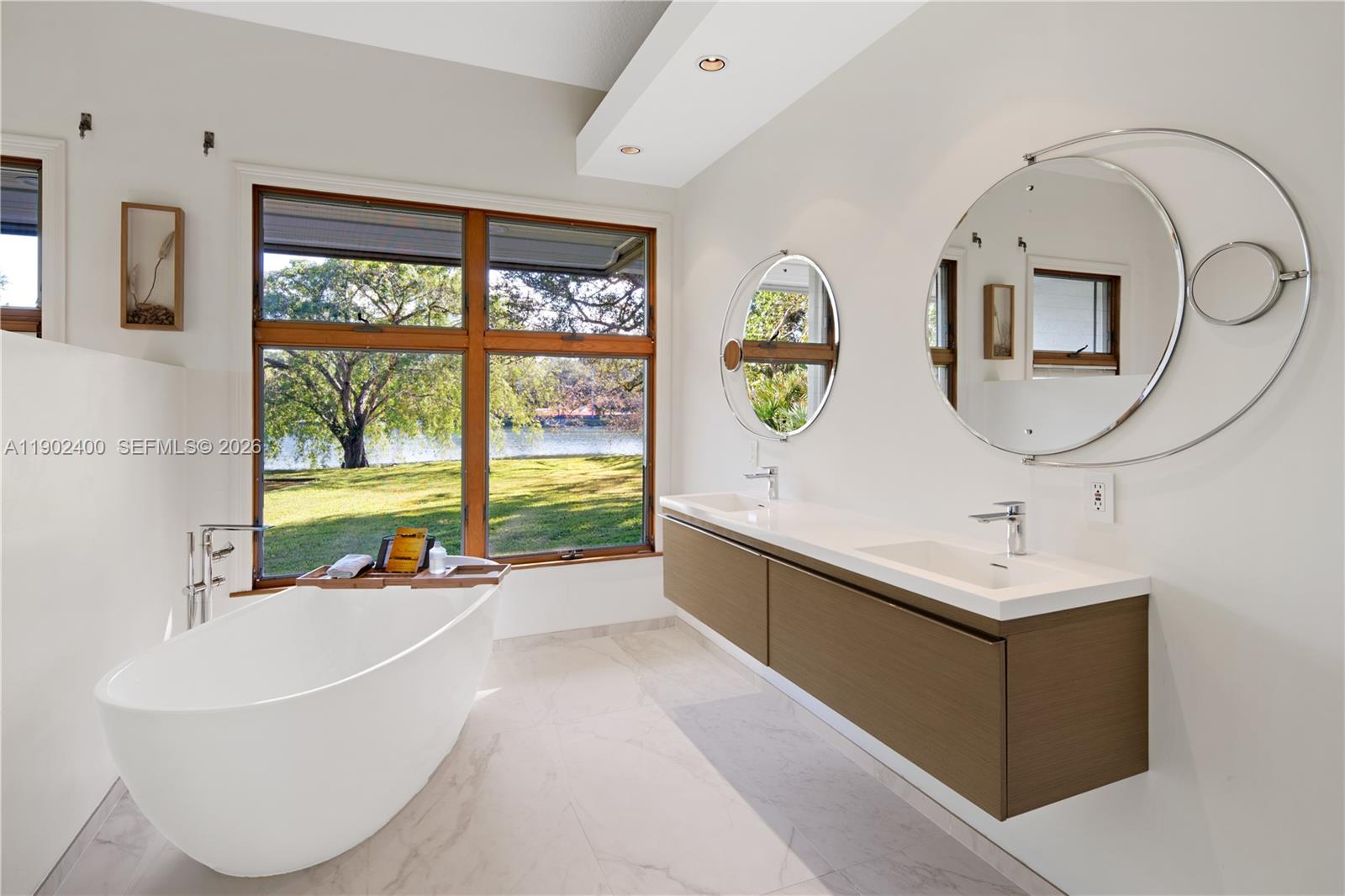 NATHALIE & CAROLINE SUB - Residential