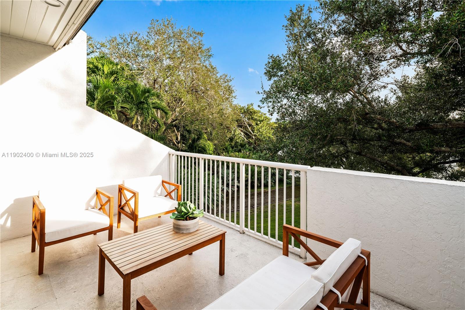 NATHALIE & CAROLINE SUB - Residential