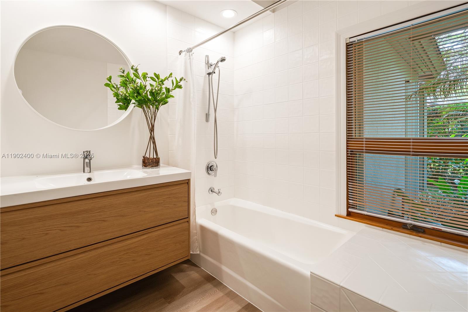 NATHALIE & CAROLINE SUB - Residential