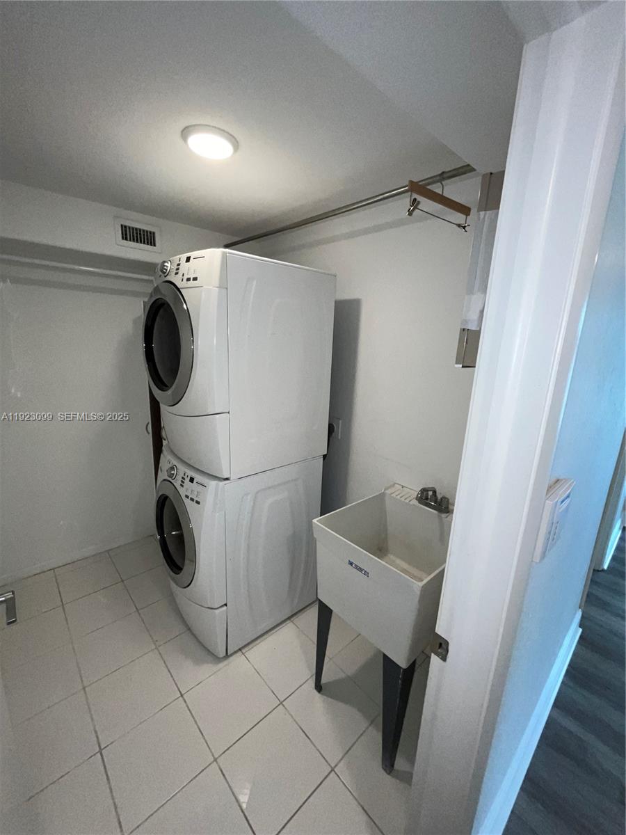 SECTOR 5 SINGLE FAMILY - Residential Lease