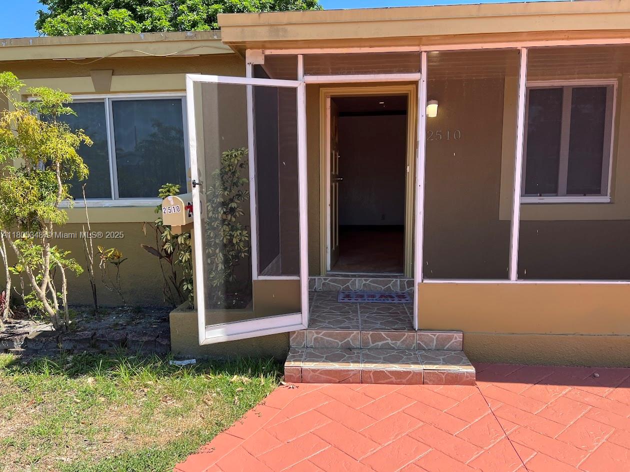 Rental Property at 2510 Wiley St C, Hollywood, Broward County, Florida - Bedrooms: 2 
Bathrooms: 1  - $2,600 MO.